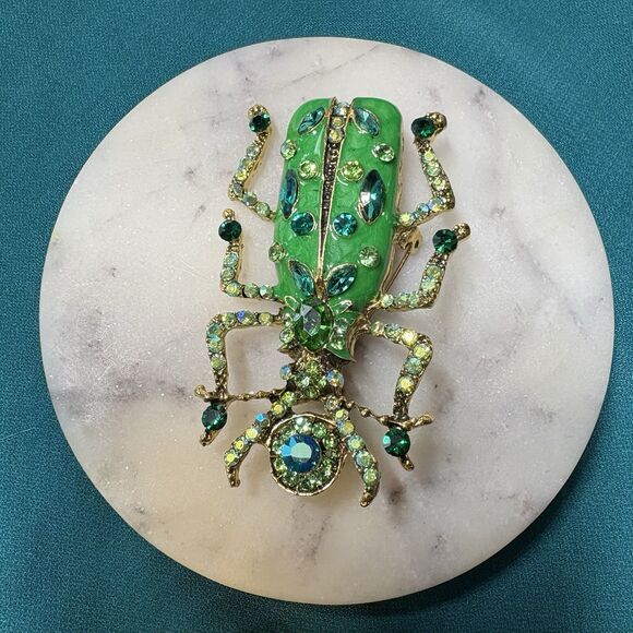 Vintage Style Scarab Beetle/Insect Brooch – Green- Egyptian Symbol of Protect - Picture 6 of 9